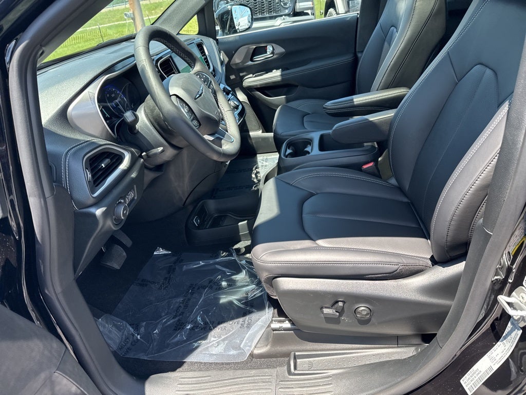 2025 Chrysler Pacifica PACIFICA SELECT