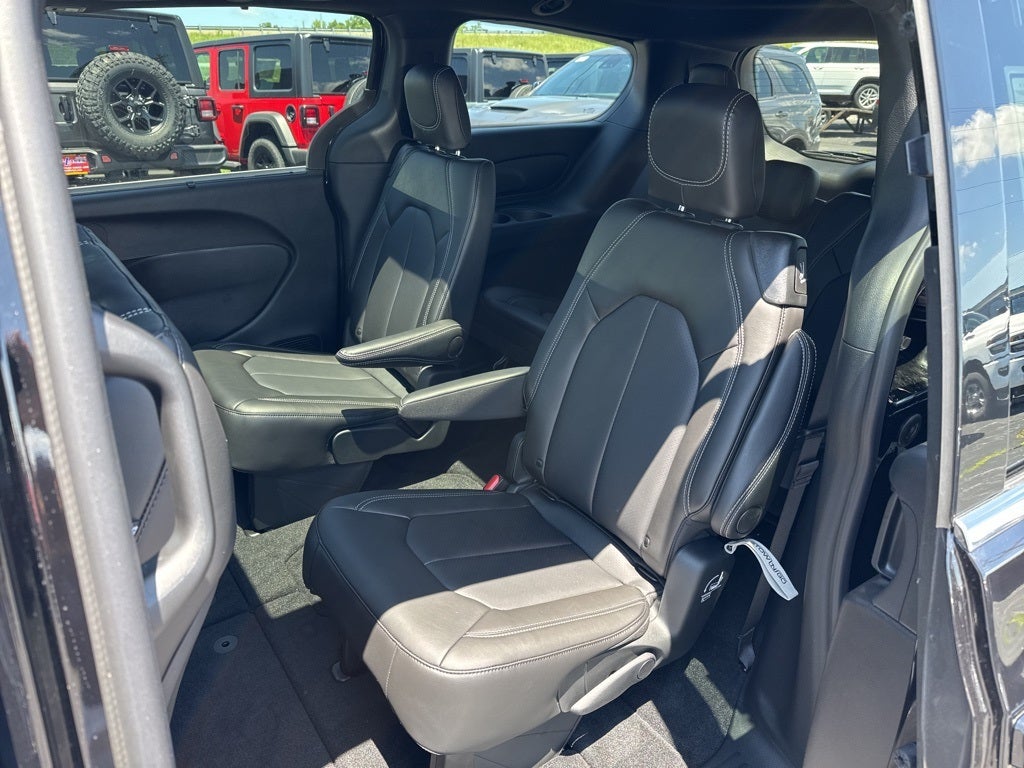 2025 Chrysler Pacifica PACIFICA SELECT