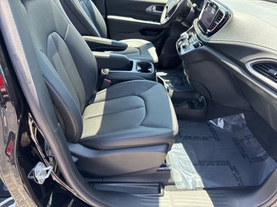 2025 Chrysler Pacifica PACIFICA SELECT