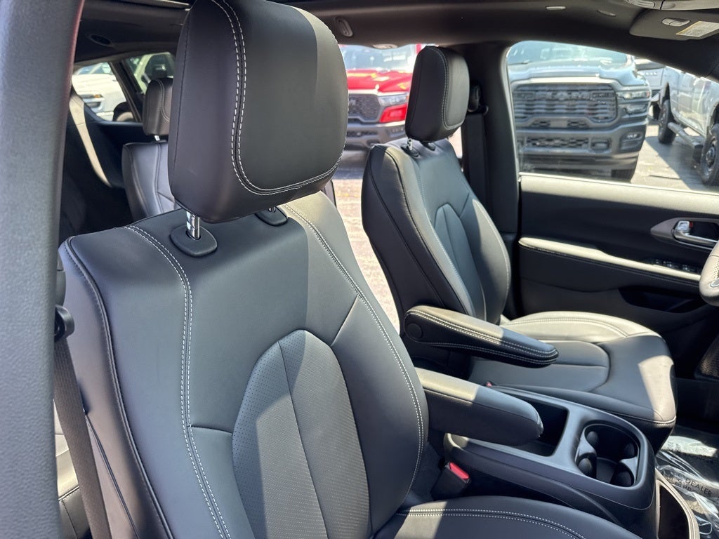 2025 Chrysler Pacifica PACIFICA SELECT