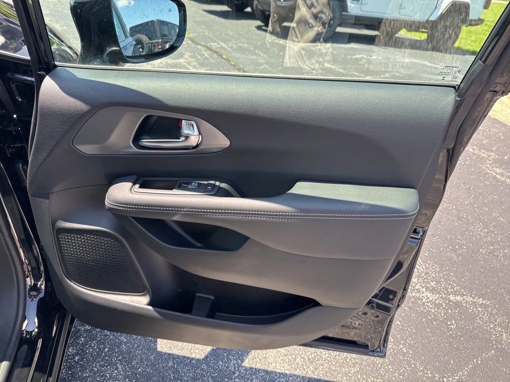 2025 Chrysler Pacifica PACIFICA SELECT