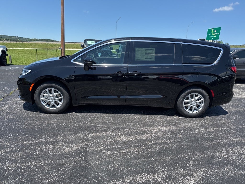 2025 Chrysler Pacifica PACIFICA SELECT