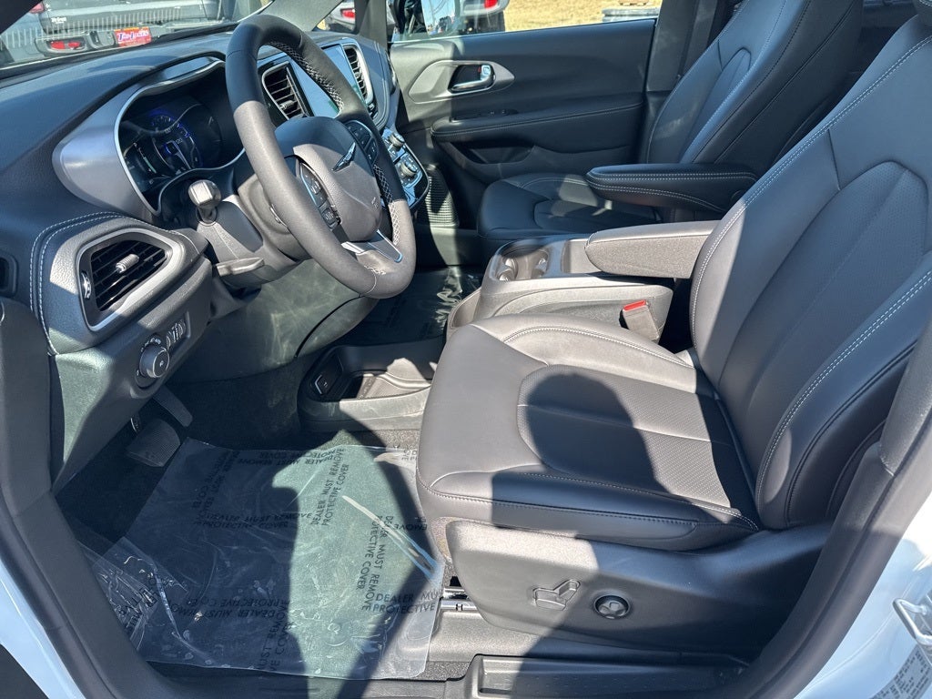 2025 Chrysler Pacifica PACIFICA SELECT