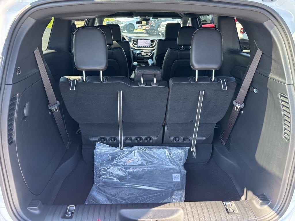 2025 Chrysler Pacifica PACIFICA SELECT