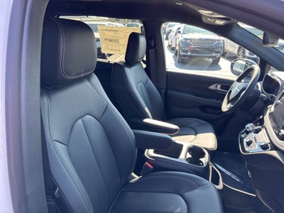 2025 Chrysler Pacifica PACIFICA SELECT