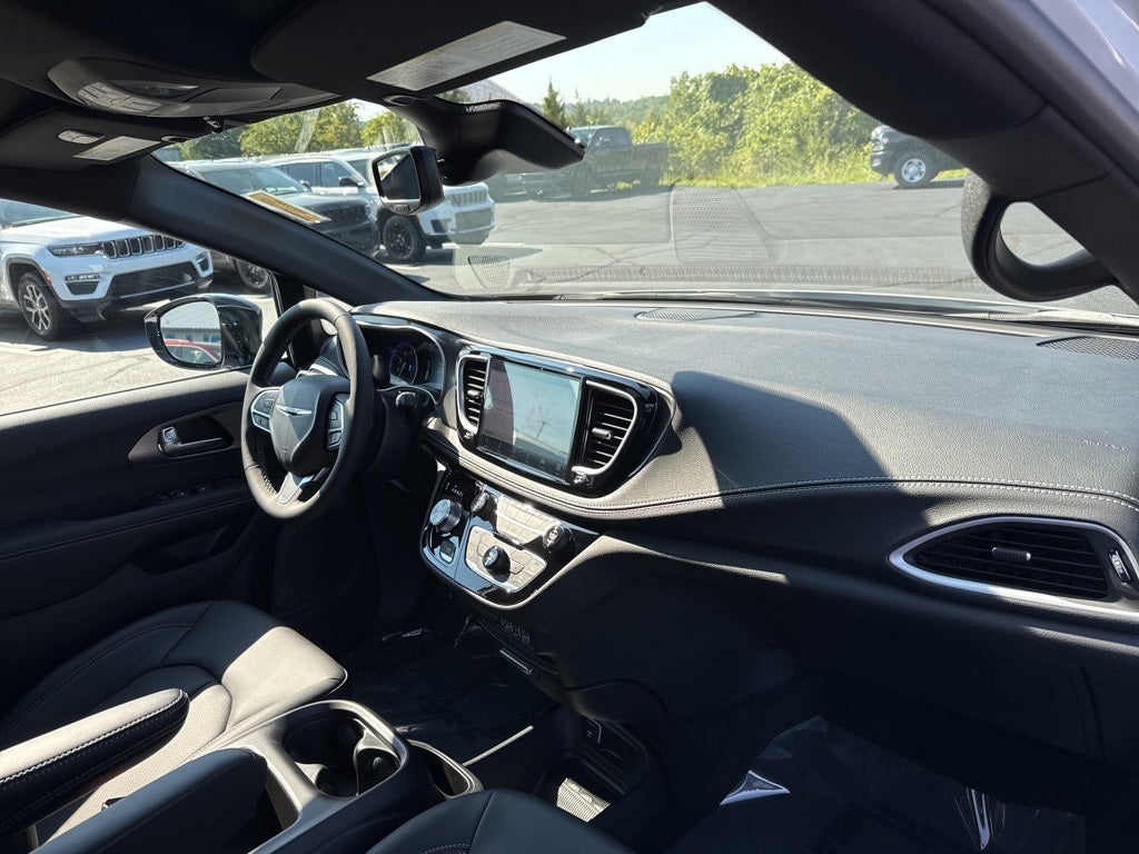 2025 Chrysler Pacifica PACIFICA SELECT
