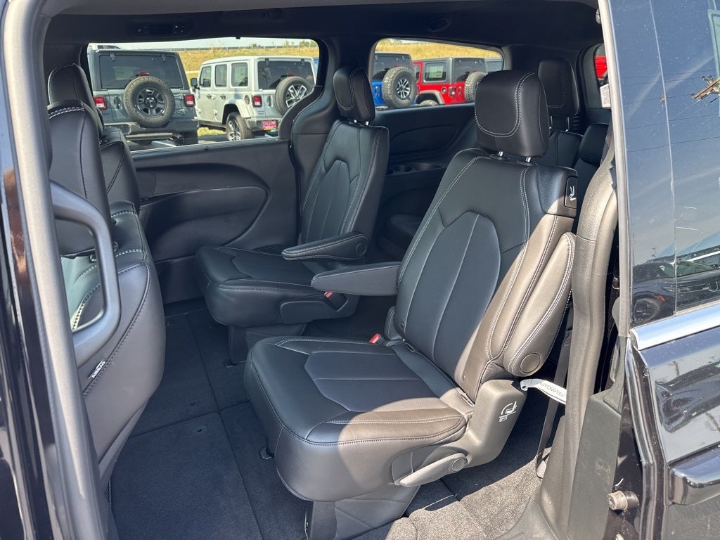 2026 Chrysler Voyager VOYAGER LX