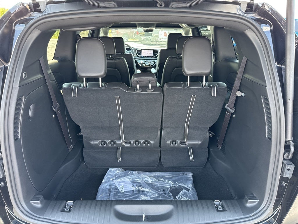 2026 Chrysler Voyager VOYAGER LX