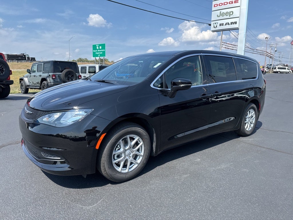 2026 Chrysler Voyager VOYAGER LX
