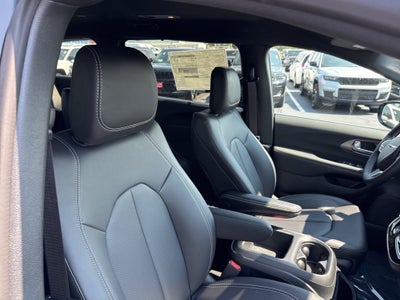 2026 Chrysler Voyager VOYAGER LX