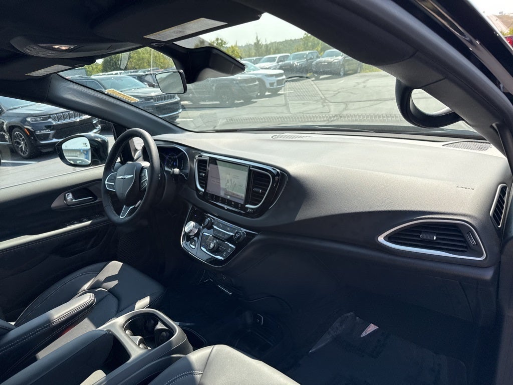 2026 Chrysler Voyager VOYAGER LX