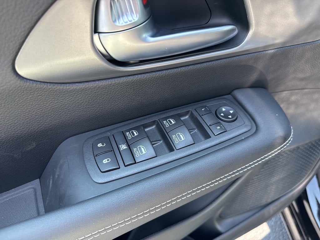 2026 Chrysler Voyager VOYAGER LX