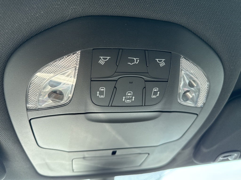 2026 Chrysler Voyager VOYAGER LX