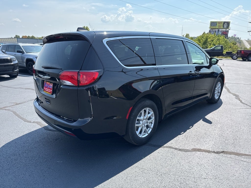 2026 Chrysler Voyager VOYAGER LX
