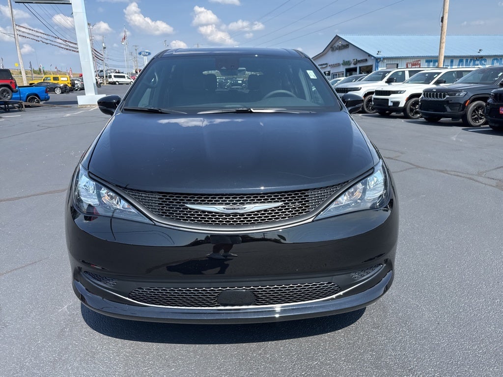 2026 Chrysler Voyager VOYAGER LX