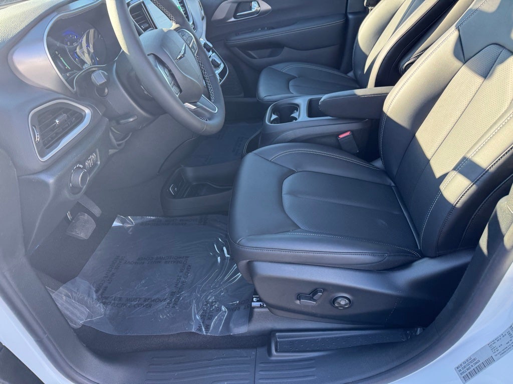 2026 Chrysler Voyager VOYAGER LX