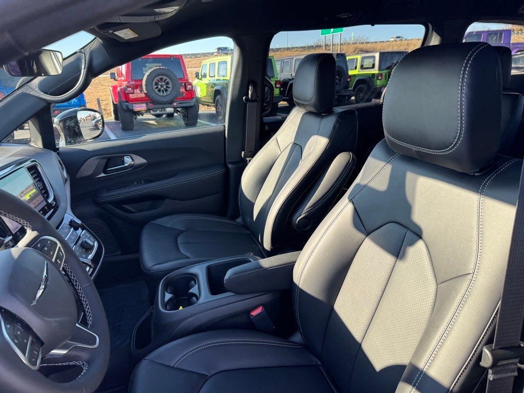 2026 Chrysler Voyager VOYAGER LX