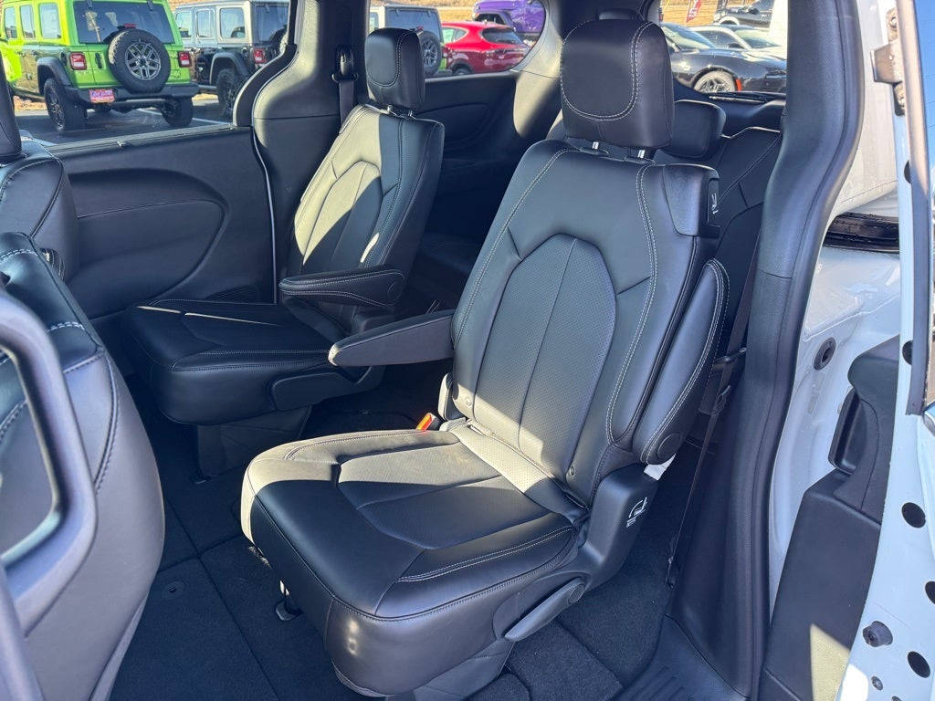 2026 Chrysler Voyager VOYAGER LX