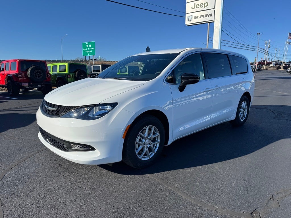 2026 Chrysler Voyager VOYAGER LX