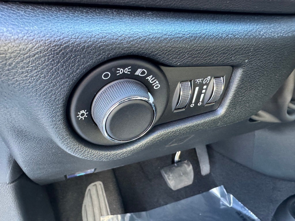 2026 Chrysler Voyager VOYAGER LX