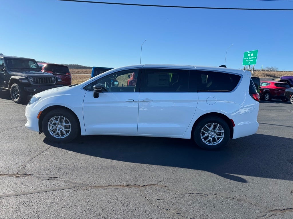 2026 Chrysler Voyager VOYAGER LX