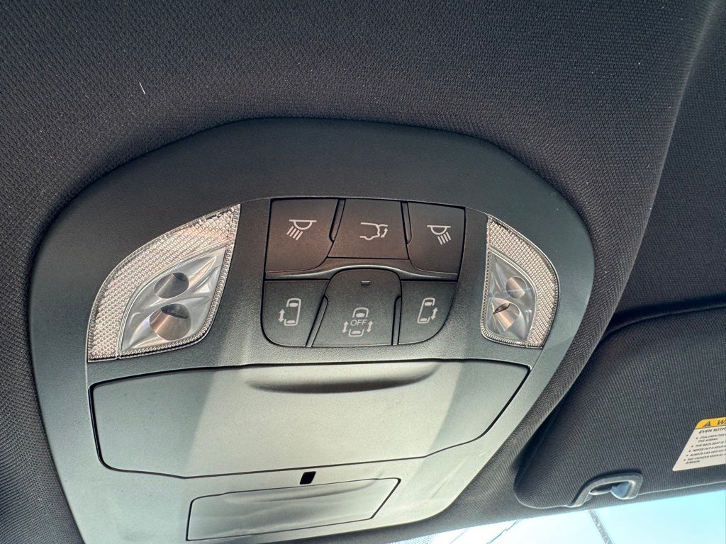 2026 Chrysler Voyager VOYAGER LX