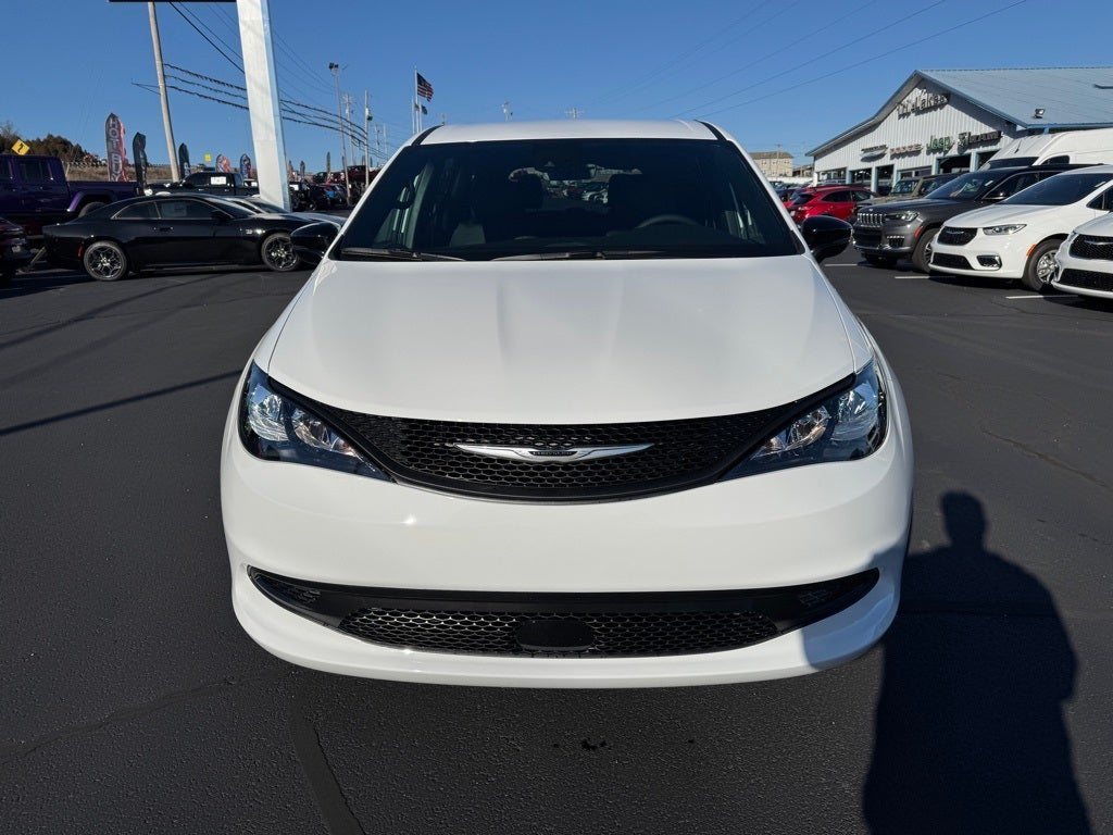 2026 Chrysler Voyager VOYAGER LX
