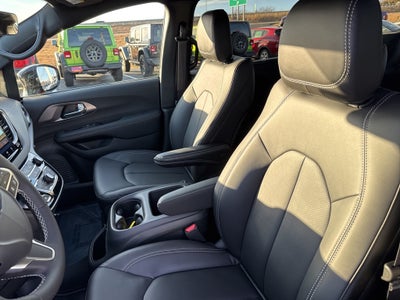 2026 Chrysler Voyager VOYAGER LX