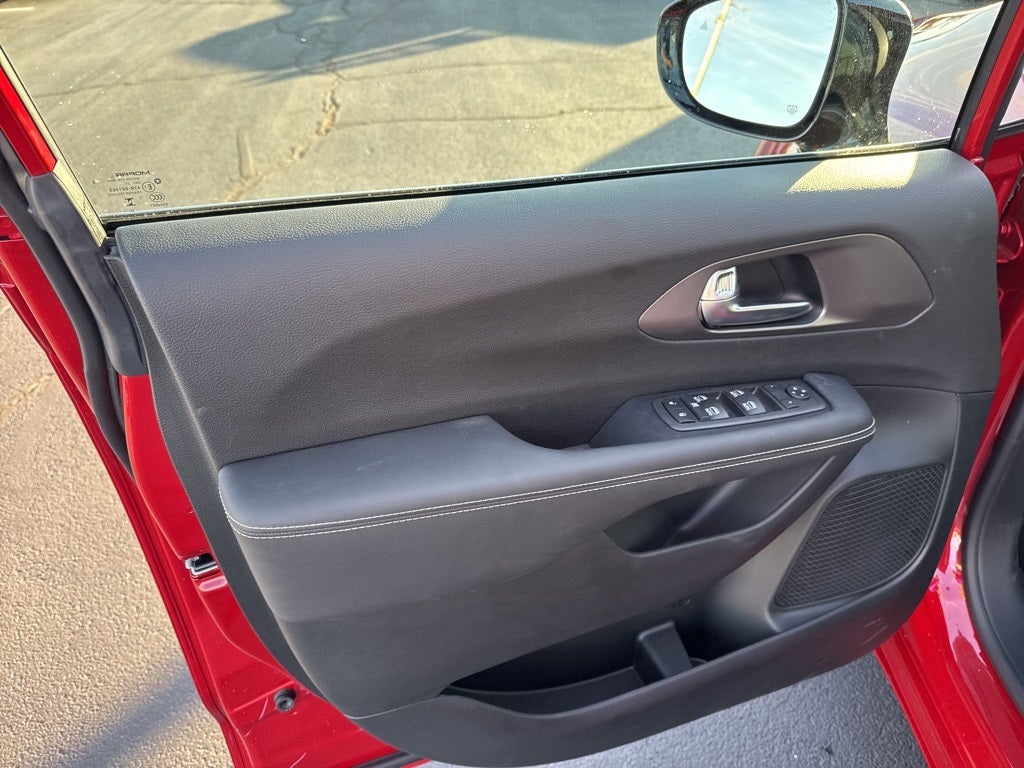 2026 Chrysler Voyager VOYAGER LX