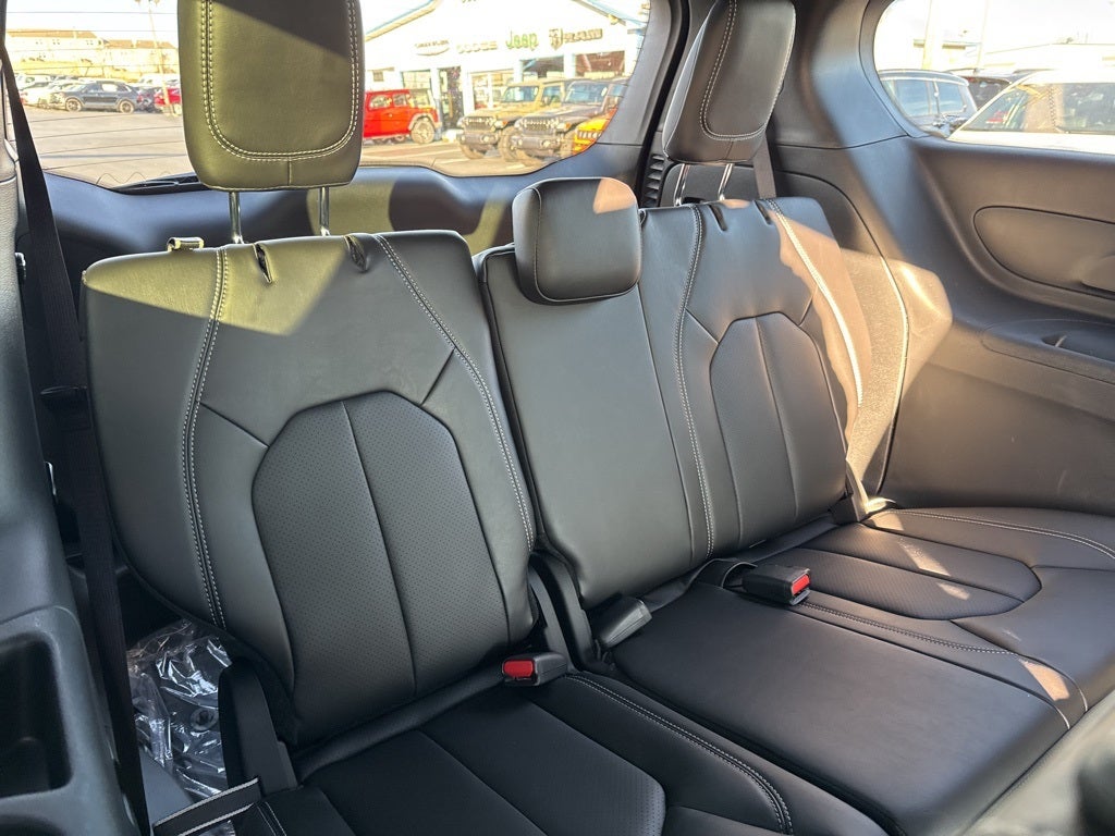 2026 Chrysler Voyager VOYAGER LX