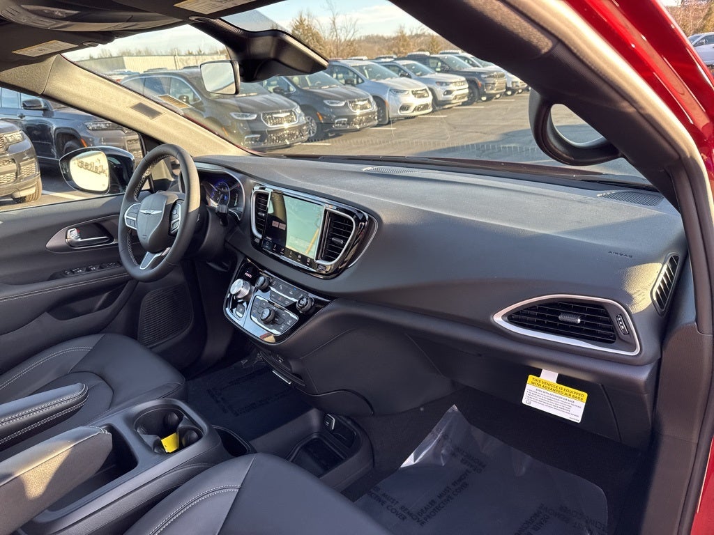 2026 Chrysler Voyager VOYAGER LX