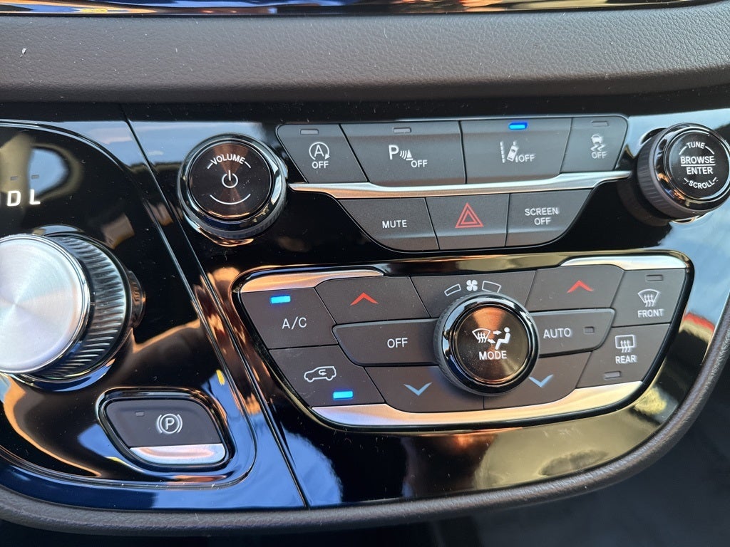 2026 Chrysler Voyager VOYAGER LX