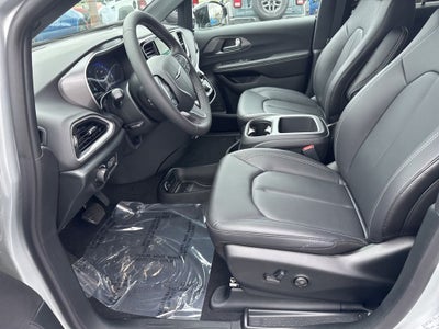 2026 Chrysler Voyager VOYAGER LX
