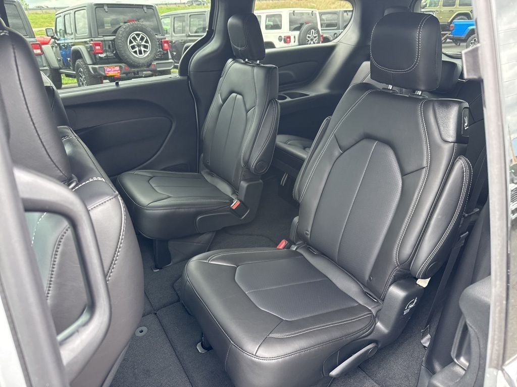 2026 Chrysler Voyager VOYAGER LX