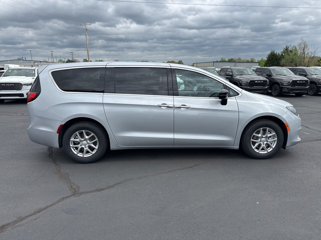 2026 Chrysler Voyager VOYAGER LX