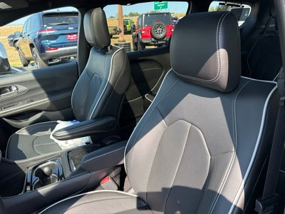 2027 Chrysler Pacifica PACIFICA LIMITED