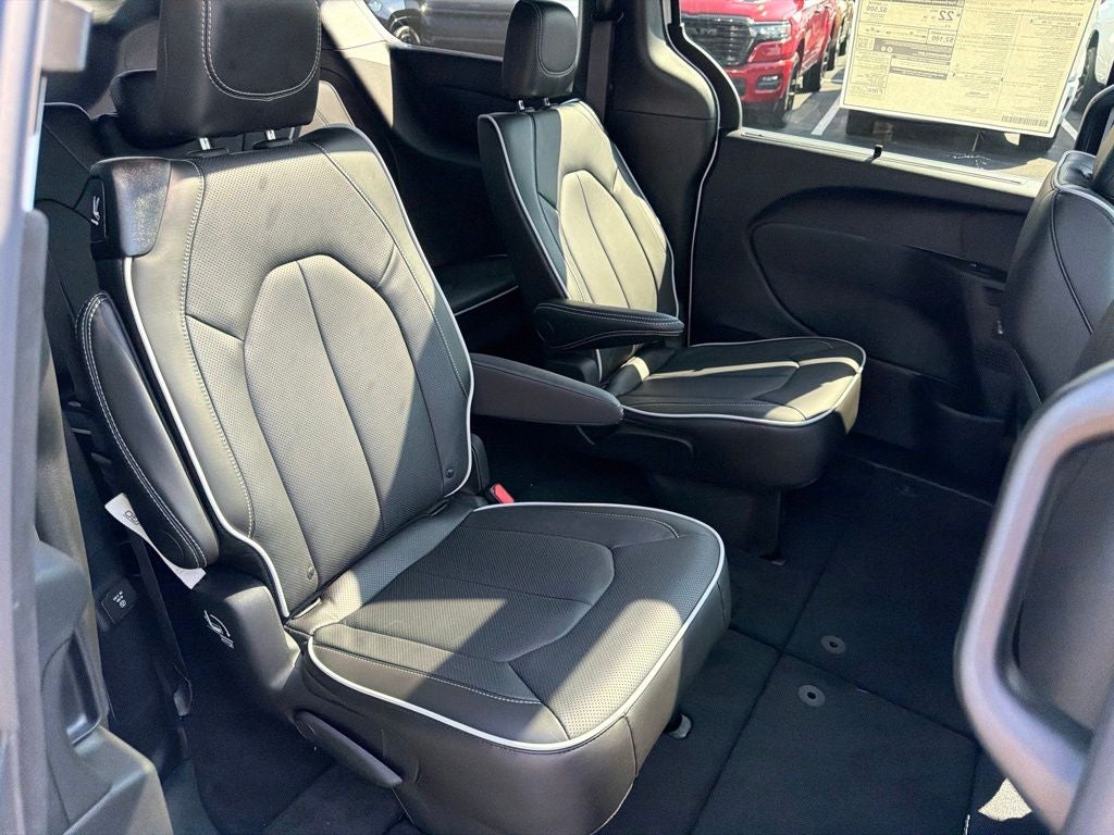 2027 Chrysler Pacifica PACIFICA LIMITED