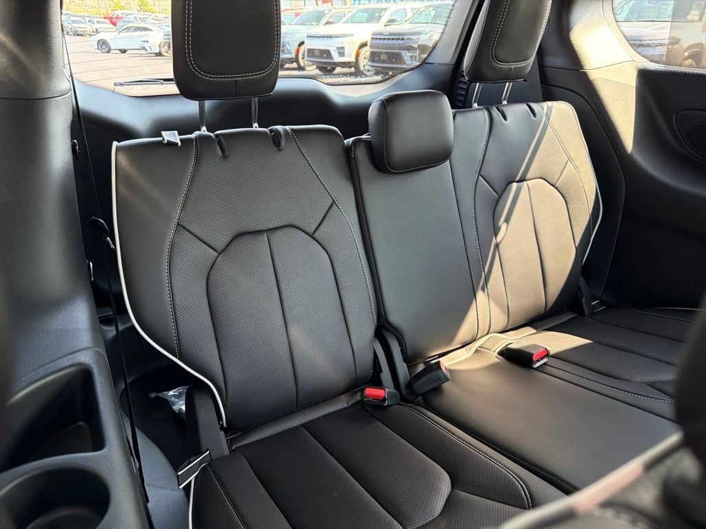 2027 Chrysler Pacifica PACIFICA LIMITED
