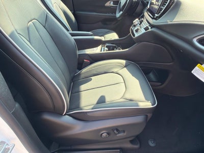 2027 Chrysler Pacifica PACIFICA LIMITED