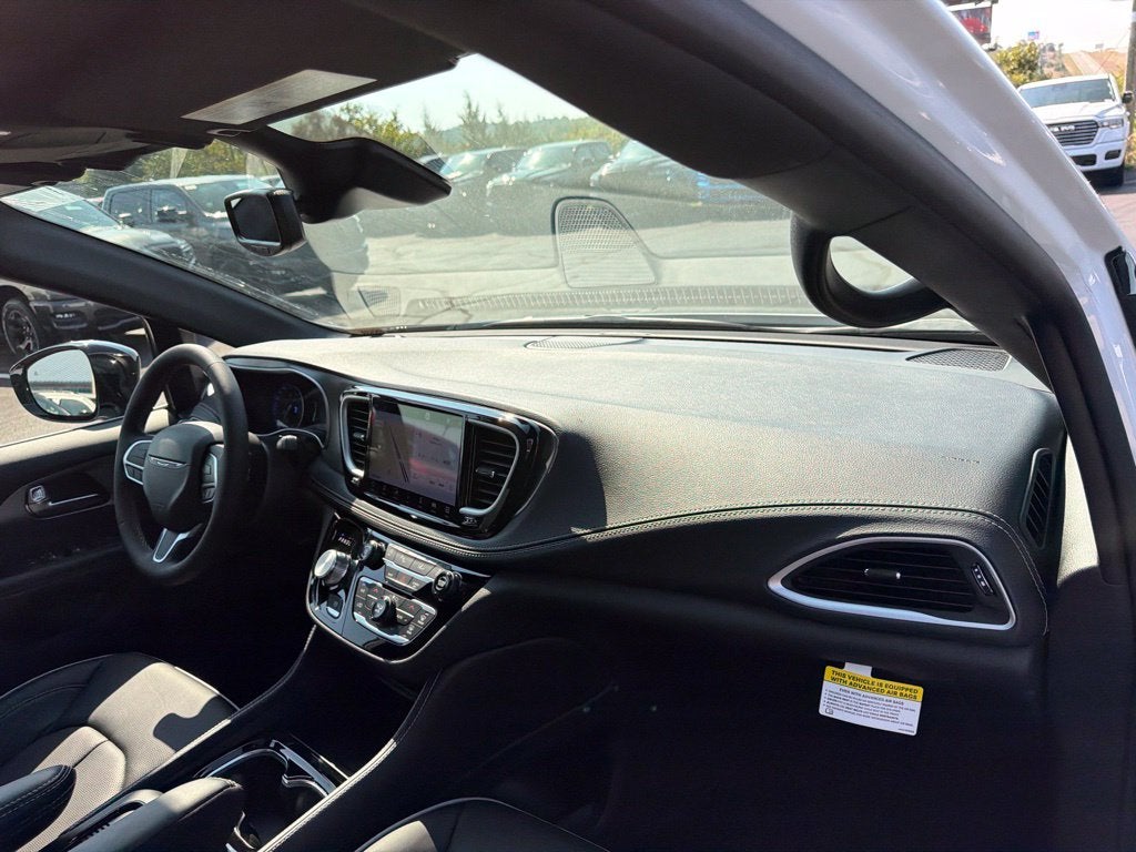 2027 Chrysler Pacifica PACIFICA LIMITED