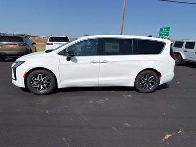 2027 Chrysler Pacifica PACIFICA LIMITED