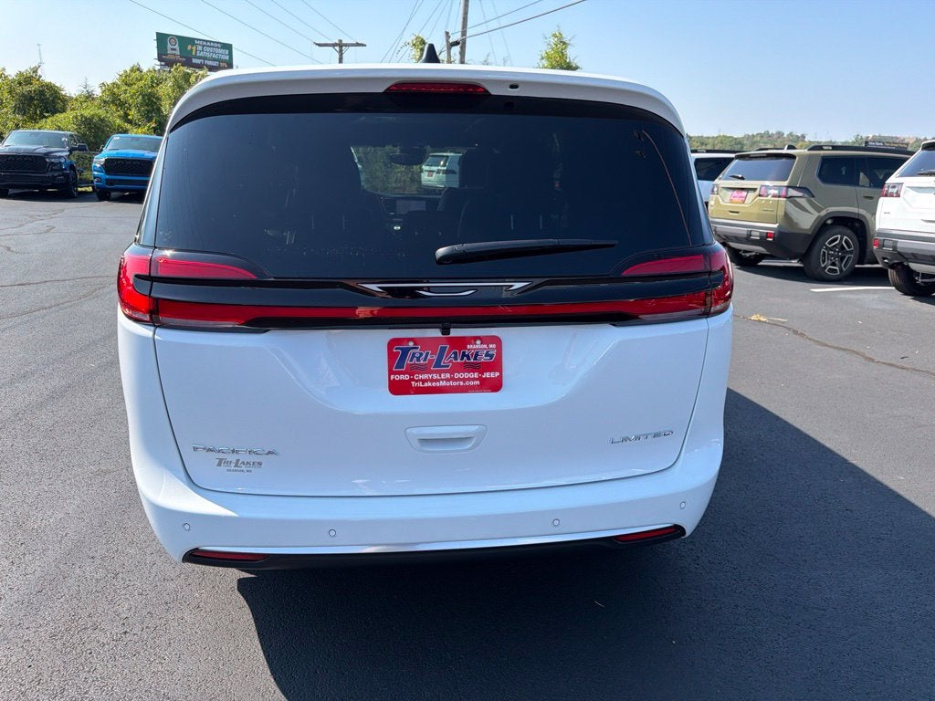 2027 Chrysler Pacifica PACIFICA LIMITED