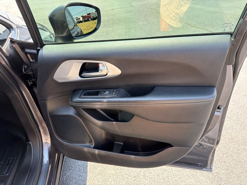 2022 Chrysler Pacifica Hybrid Touring L