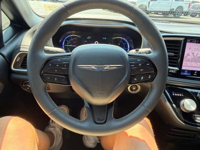 2022 Chrysler Pacifica Hybrid Touring L