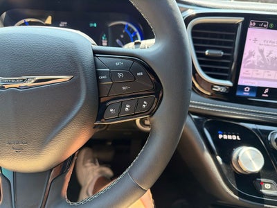 2022 Chrysler Pacifica Hybrid Touring L