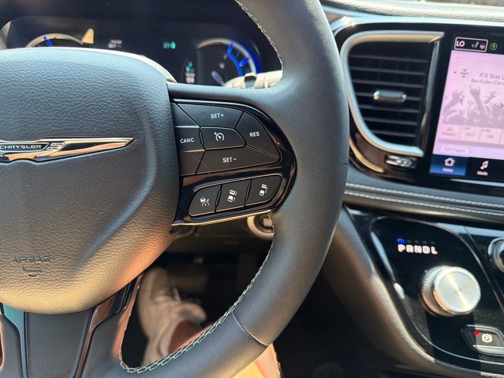 2022 Chrysler Pacifica Hybrid Touring L