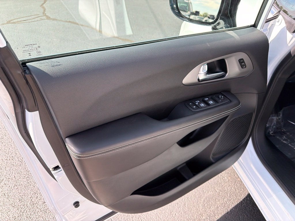 2027 Chrysler Pacifica PACIFICA SELECT AWD