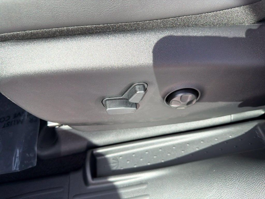 2027 Chrysler Pacifica PACIFICA SELECT AWD
