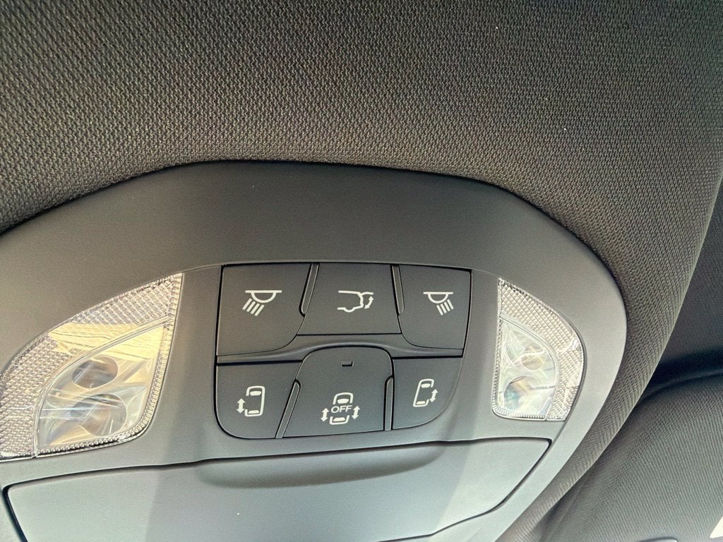2027 Chrysler Pacifica PACIFICA SELECT AWD