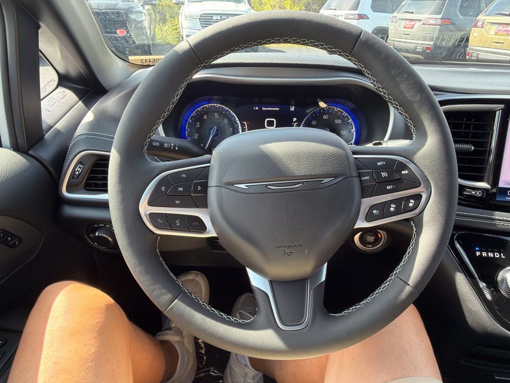 2027 Chrysler Pacifica PACIFICA SELECT AWD